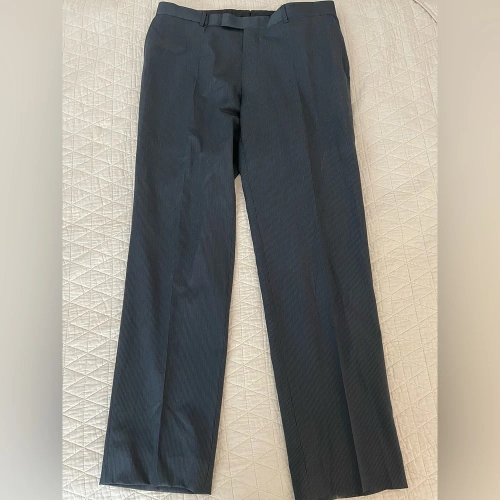 HUGO BOSS Pasolini/Movie Subtle‎ Narrow Stripe Wool Suit in Charcoal Size 44 L